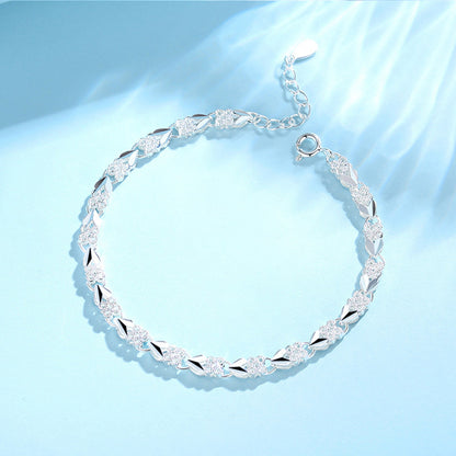 😀👉【Kup 1, otrzymaj 1 za darmo】💖🍀Nowy modny srebny ozdoba 925 (z czterolistnym) dla kobiet