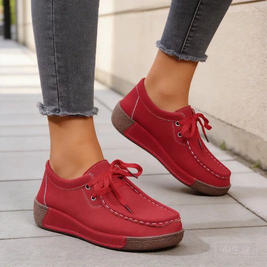 Nuevas zapatillas de cuero con cordones para el tiempo libre del año 2026.