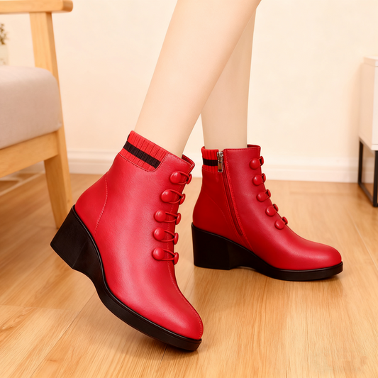 💟【50% ZNIŻKI】👢【35-41】2025 Jesienne i zimowe popularne miękkie skórzane buty na skośnym obcasie dla kobiet