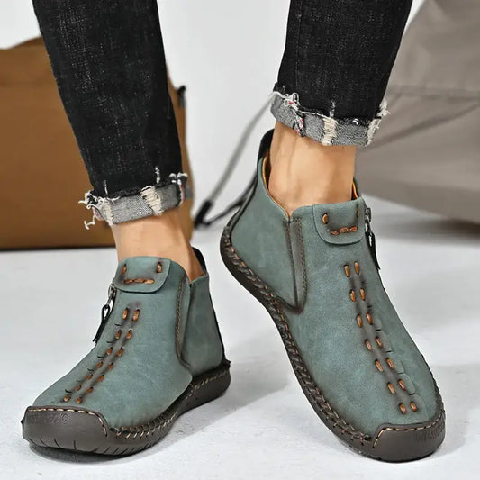 Oferta por tiempo limitado 🥾 Botas para hombre, hechas a mano con cuero genuino (tallas 38–48), con forro cómodo y diseño con cremallera: cálidas, cómodas y elegantes.