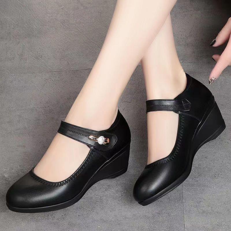 🏆👡【35-41】Piele moale talpă moale toc pană anti-alunecare pantofi din piele pentru mamă