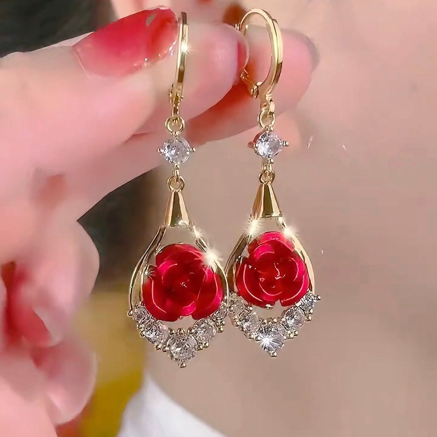 🌹✨【Kup 1 parę, a drugą dostaniesz gratis】Luksusowe, eleganckie kolczyki z różami wysadzane diamentami