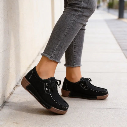 Nuevas zapatillas de cuero con cordones para el tiempo libre del año 2026.