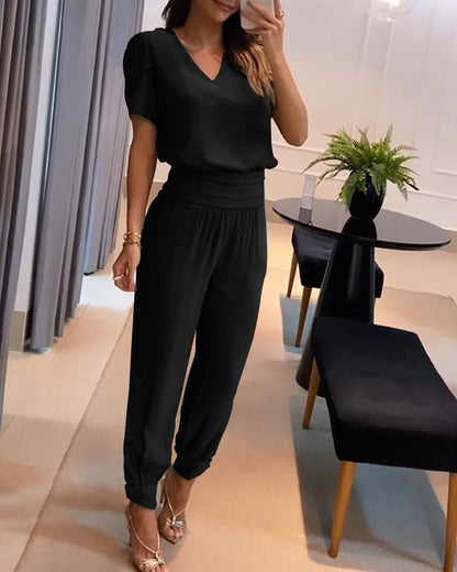 🥰【Top+Pantaloni】 Costum casual de dama din doua piese cu modelSet din două piese de pantaloni cu mânecă scurtă cu decolteu în V imprimați pentru femei