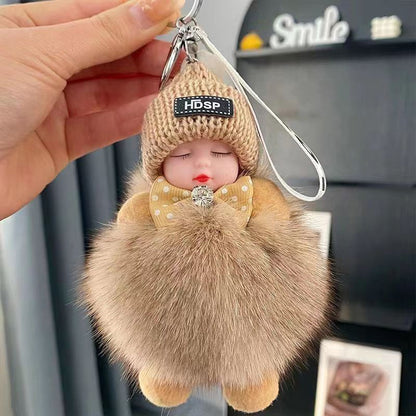 😴🧸🚗Kupite 1, dobijte 1 gratis🔥Privjesak za auto u obliku lutke koja spava, privjesak za ključeve s motivom plišane igračke