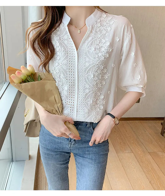 💐👏【Najprodavaniji】【S-2XL】Elegantna ženska bluza s cvjetnim uzorkom, okruglim izrezom i vezom, do pola rukava